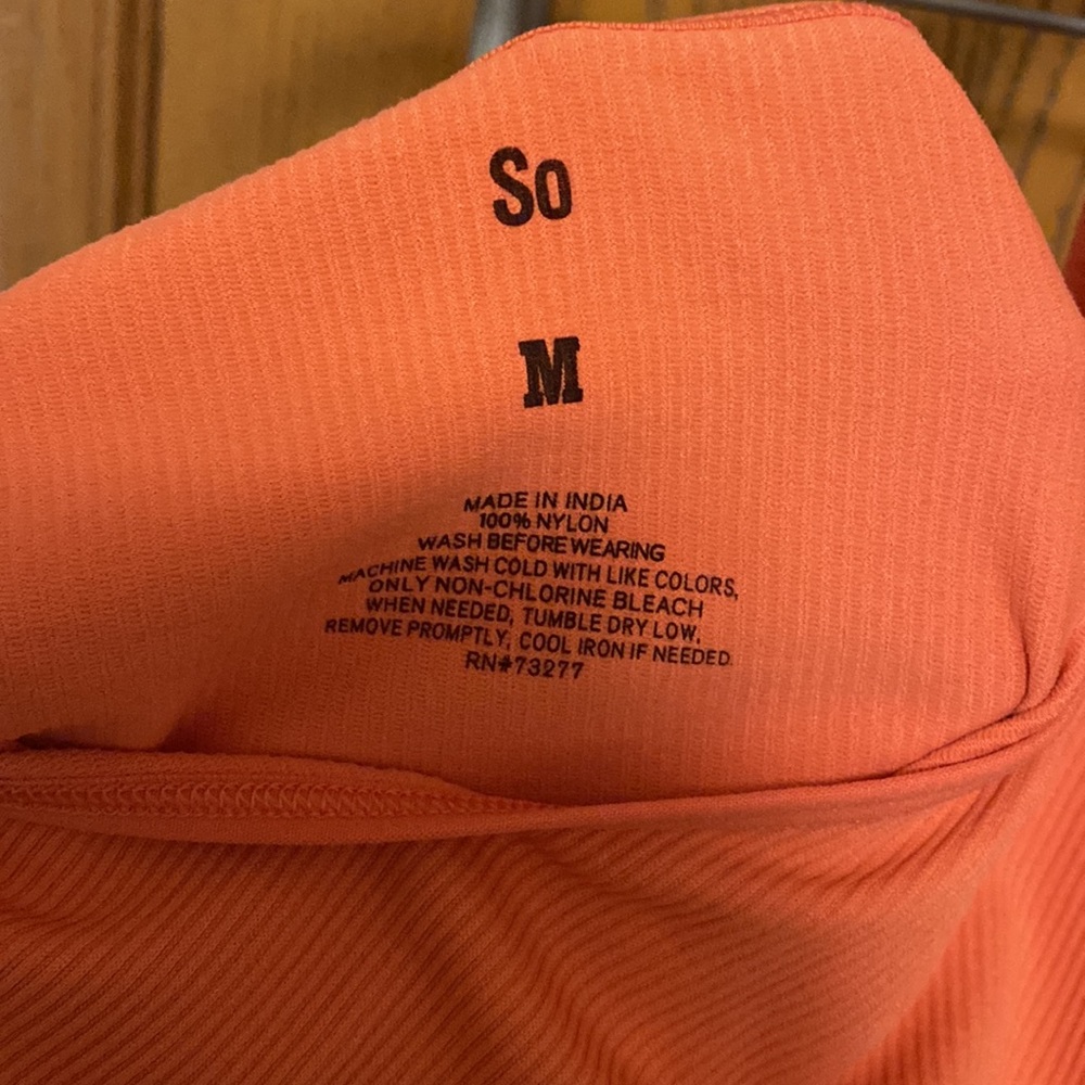 Crop top - Picture 3 of 3